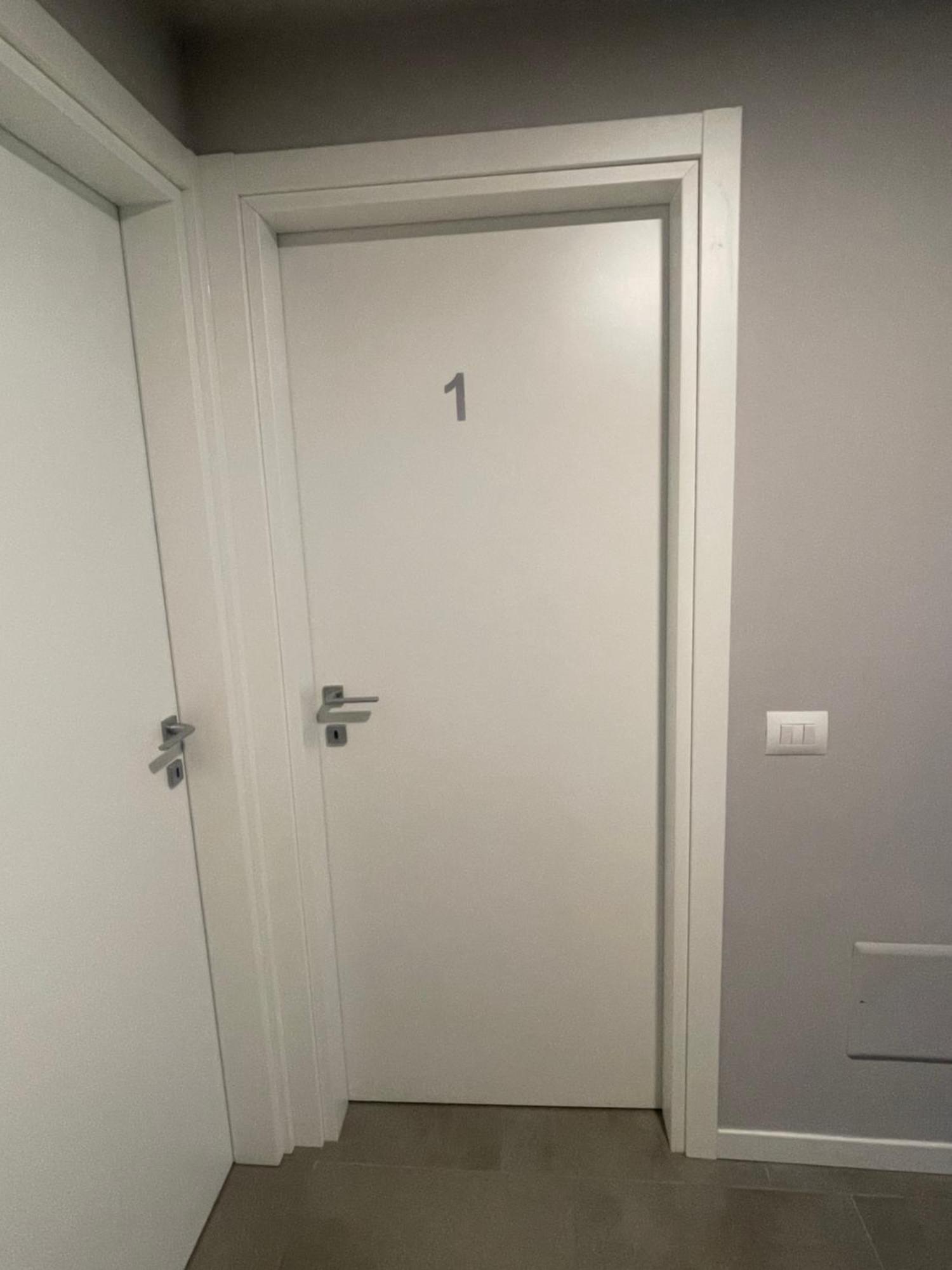 Polly House Lägenhet Lodi Exteriör bild